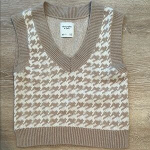 Abercrombie & Fitch Tan V-Neck Sweater